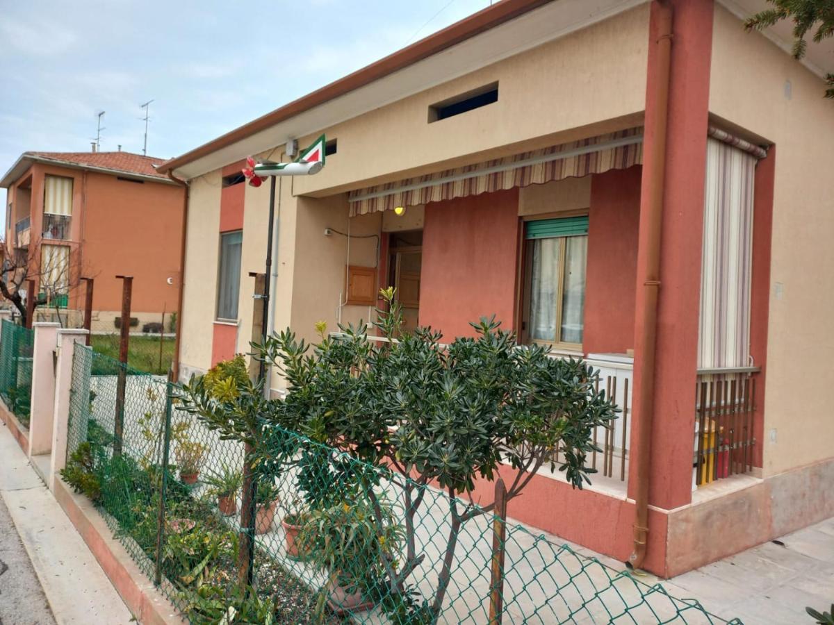 Dom wakacyjny Casa Di Adele Con Giardino Privato A 150 Mt Dal Mare Senigallia